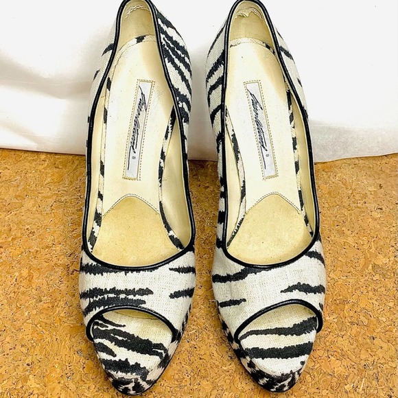Brian Atwood Linen Zebra Print Open Toe Pump - Picture 9 of 10